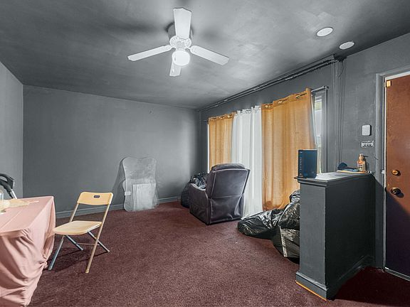 5th image of 9043 S Carpenter St