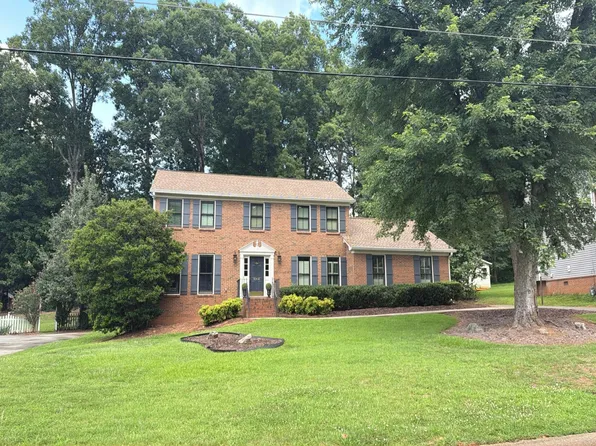 1064 Lassiter Dr, Stone Mountain, GA 30087
