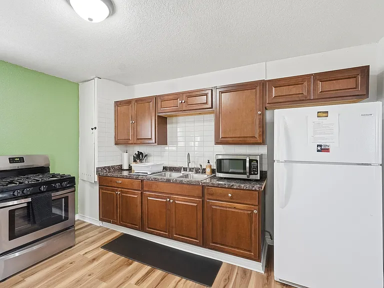 2917 Hickory St — Photo 13