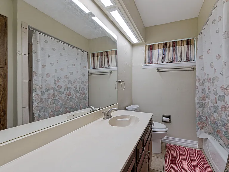 905 Ridgewood Ter — Photo 7
