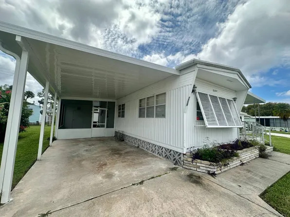 209 3rd St W, Nokomis, FL 34275