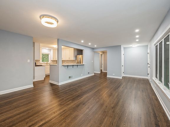 3rd image of 3825 Franklin Ave