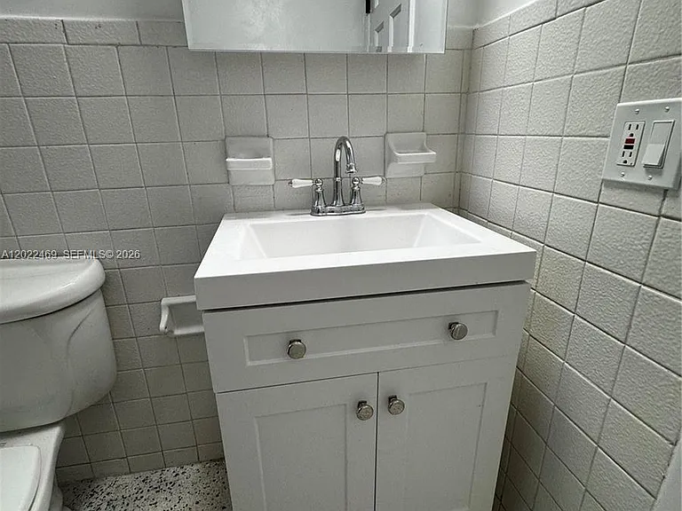 2725 SW 25th St #1 — Photo 10