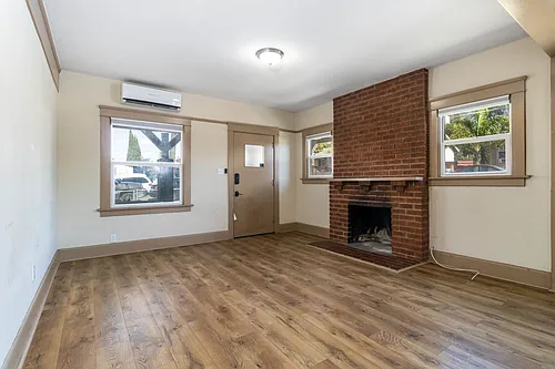 736 24th St Photo 1