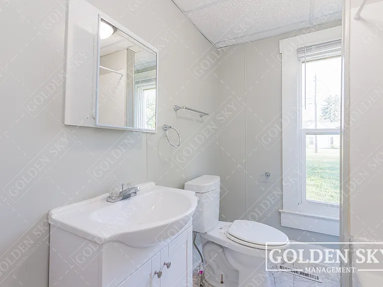 2207 S Walnut St — Photo 8