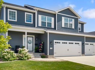 1718 Rocky Ridge Rd, Cedar Falls, IA 50613