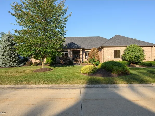 850 Arroyo Dr, Barberton, OH 44203