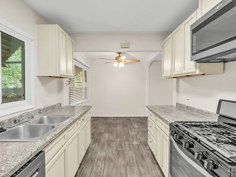 2551 Cumberland Rd — Photo 9