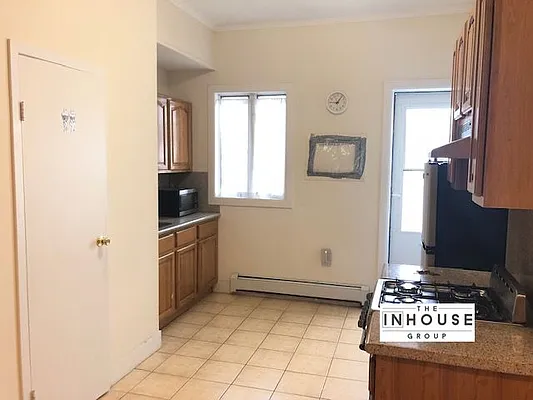 Rented by The InHouse Group | media 12