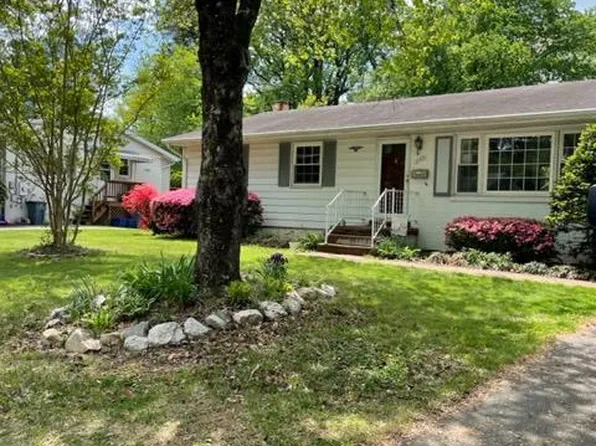 1107 Ware St SW, Vienna, VA 22180