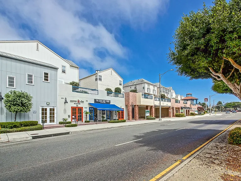 1800 S Pacific Coast Hwy #13 — Photo 46