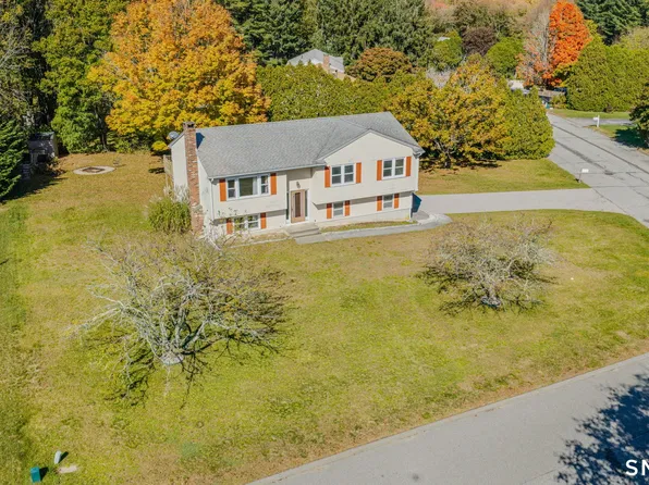 2 Wallace Street, Waterford, CT 06385