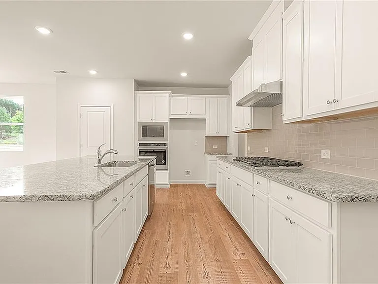 410 Point Place Dr — Photo 9