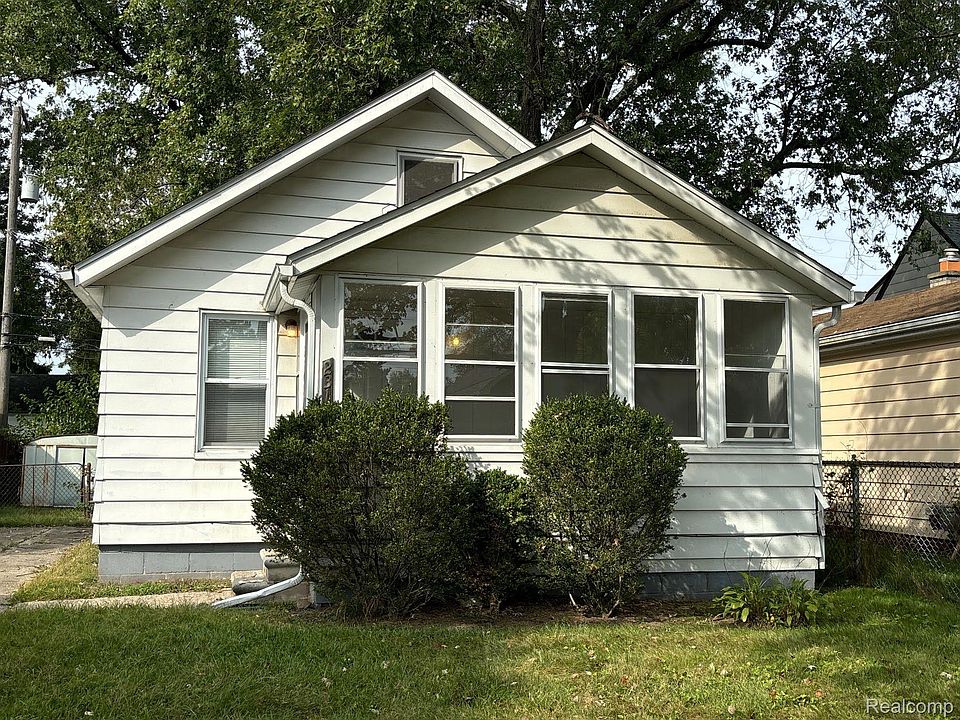 1st image of 23145 Cayuga Ave