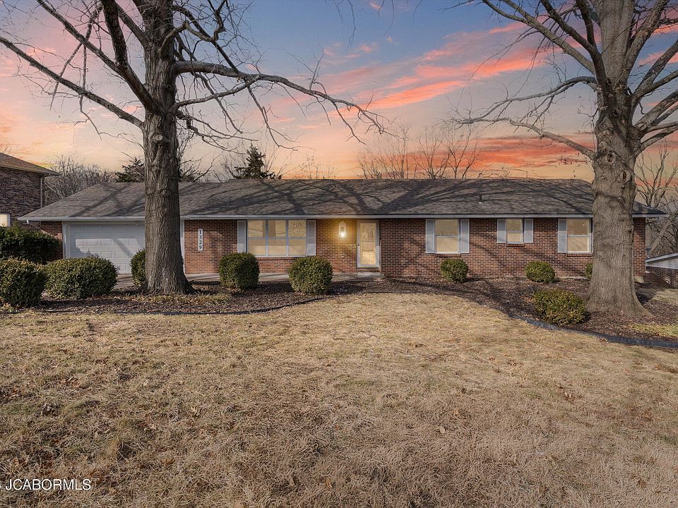 1st image of 1329 Vista Campo