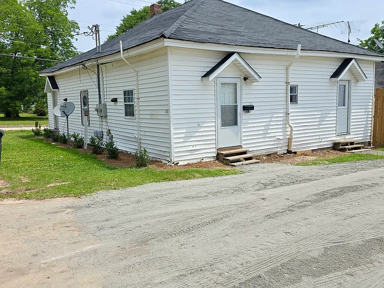 108 Market St — Photo 2