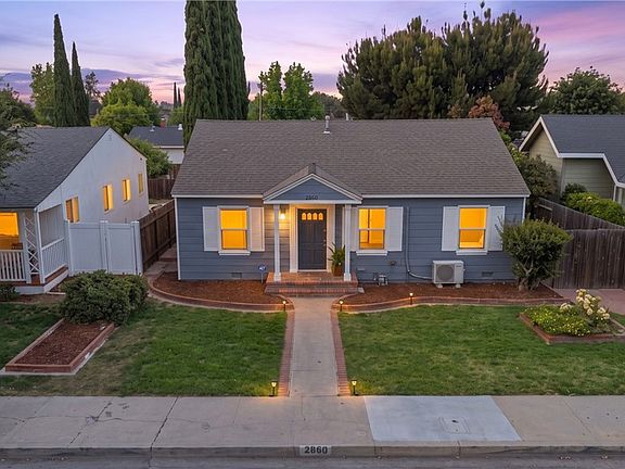 2nd image of 2860 Daisy Ave