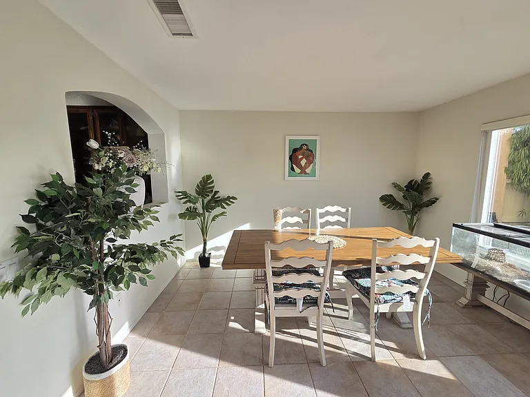 740 Edgewater Dr — Photo 11