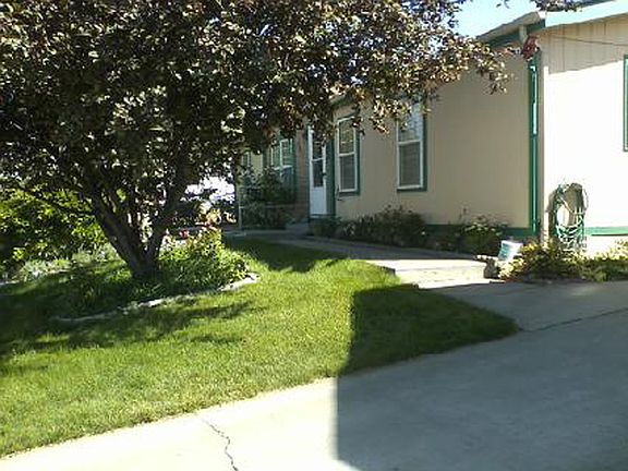 3rd image of 8415 W Canyon Ave