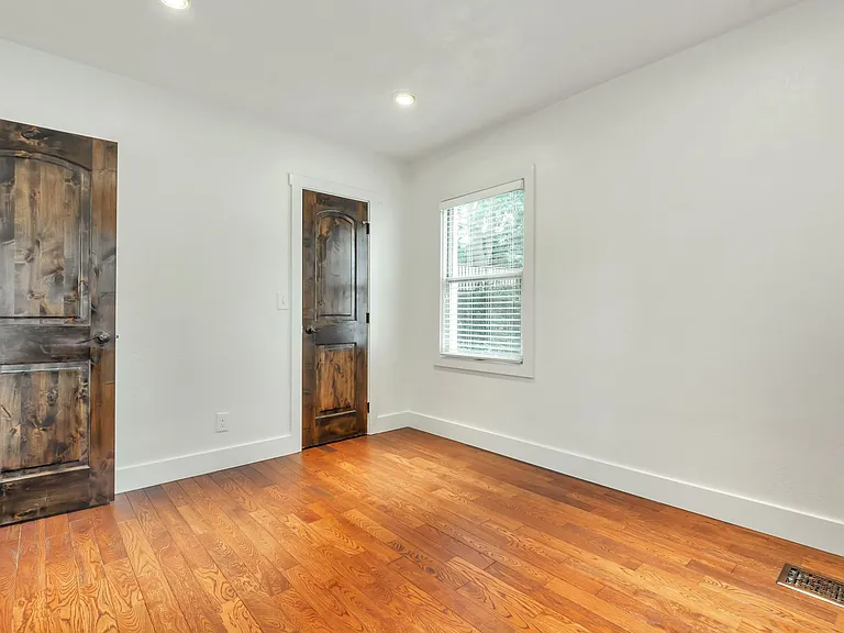 4858 S Viewmont St — Photo 40