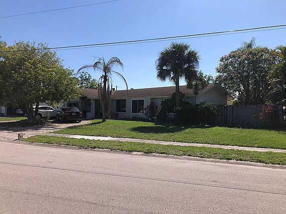 3rd image of 5981 Hillyer Ct