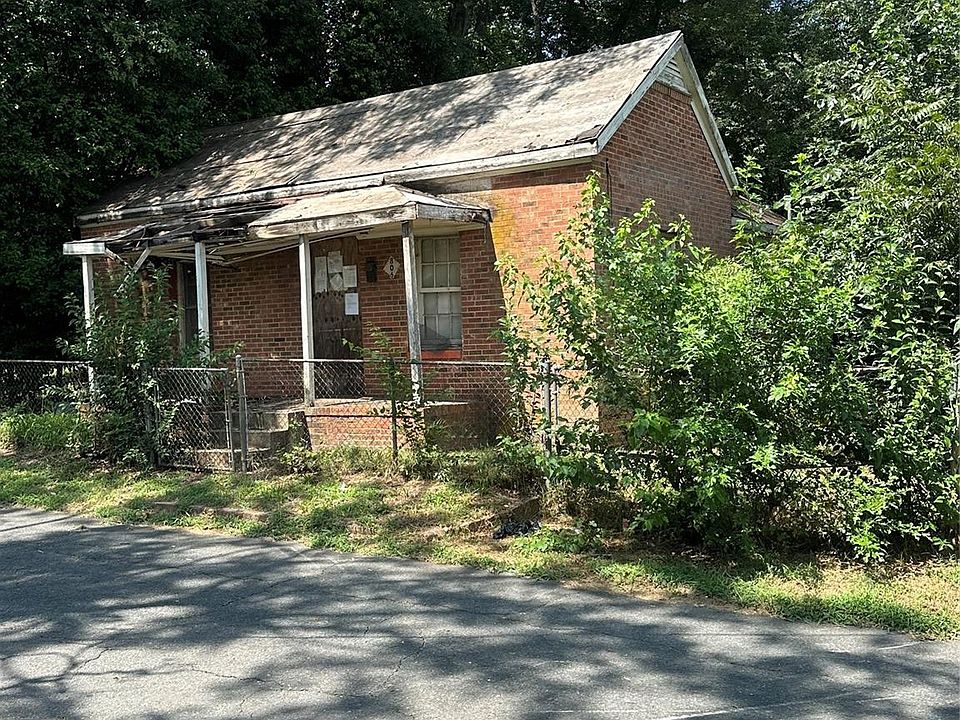 2nd image of 806 Gordon St