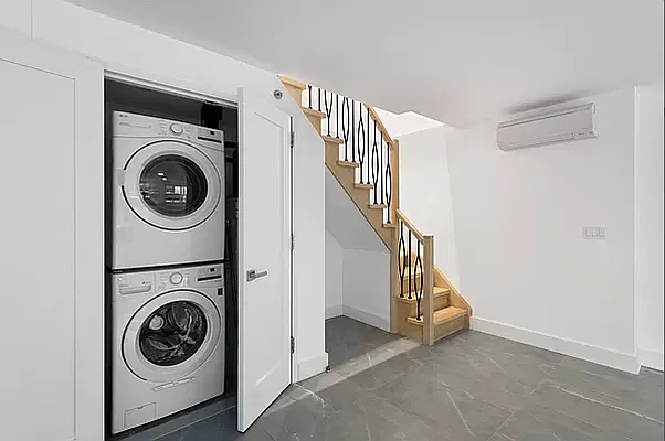 Laundry, photo 1