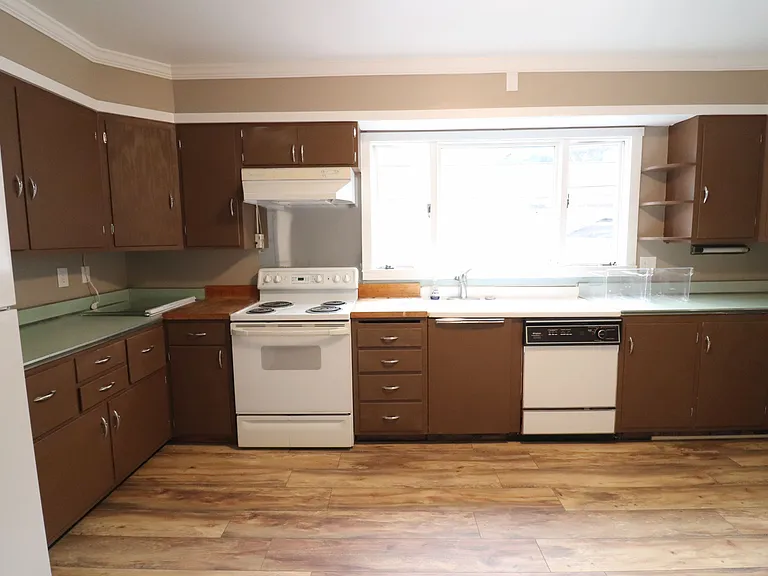 93 E Main St #1 — Photo 10