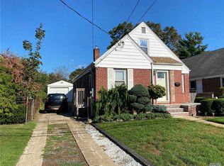 57 Mary St, Valley Stream, NY 11580