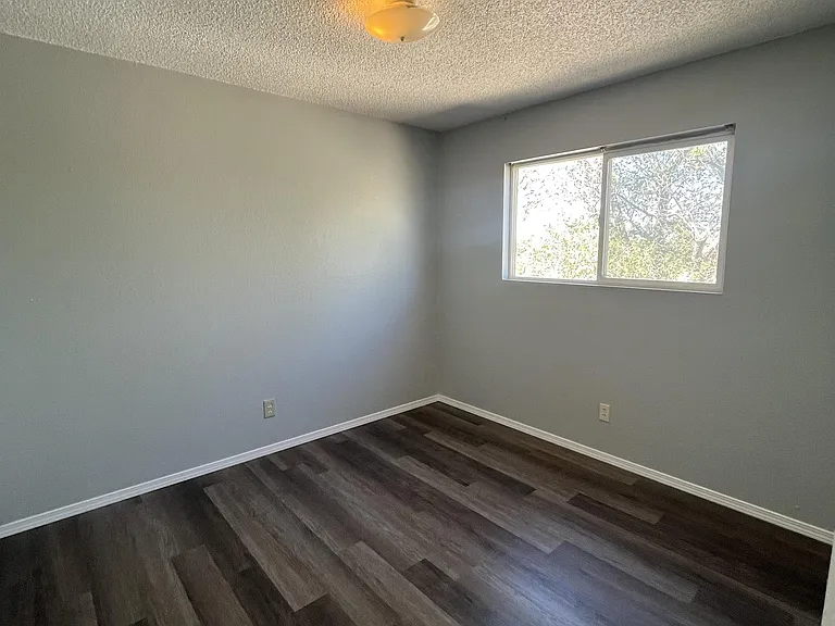 324 Vermont St NE #4 — Photo 7