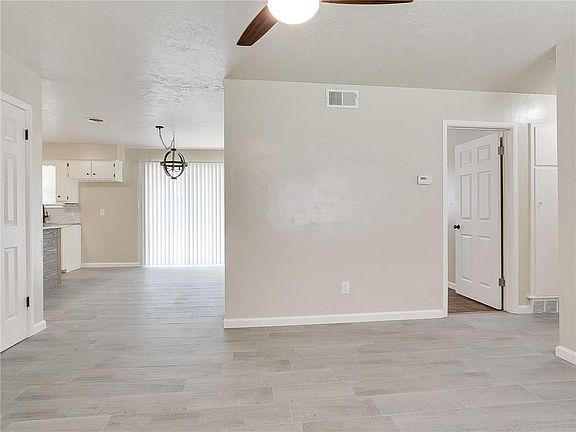 4th image of 2316 Eagle Dr