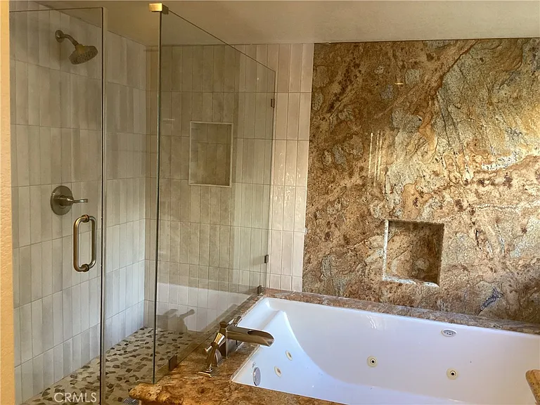 26055 Bancroft St — Photo 10