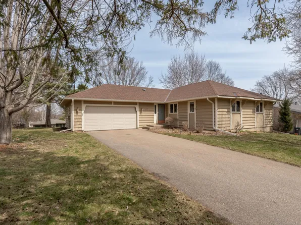 502 Highland Dr, Chanhassen, MN 55317