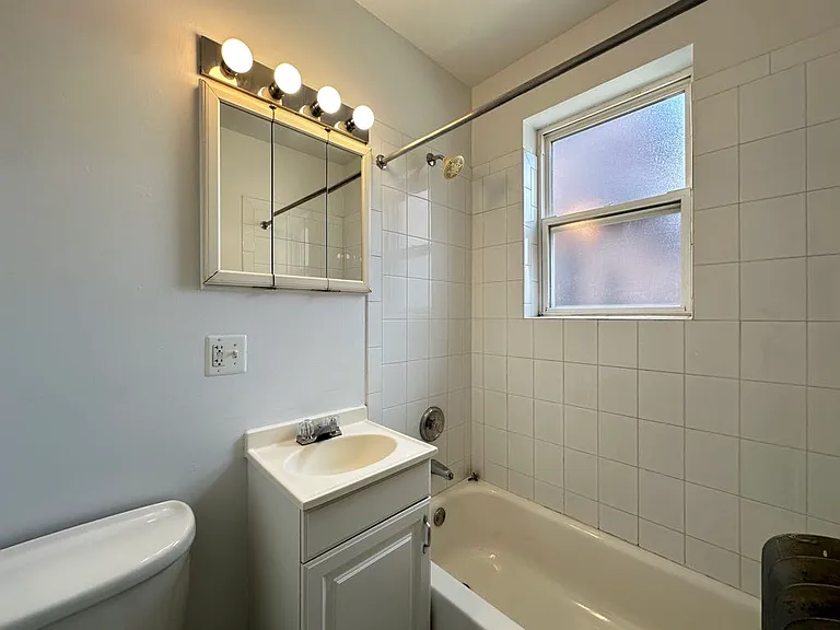 914 W Dakin St #512 — Photo 18