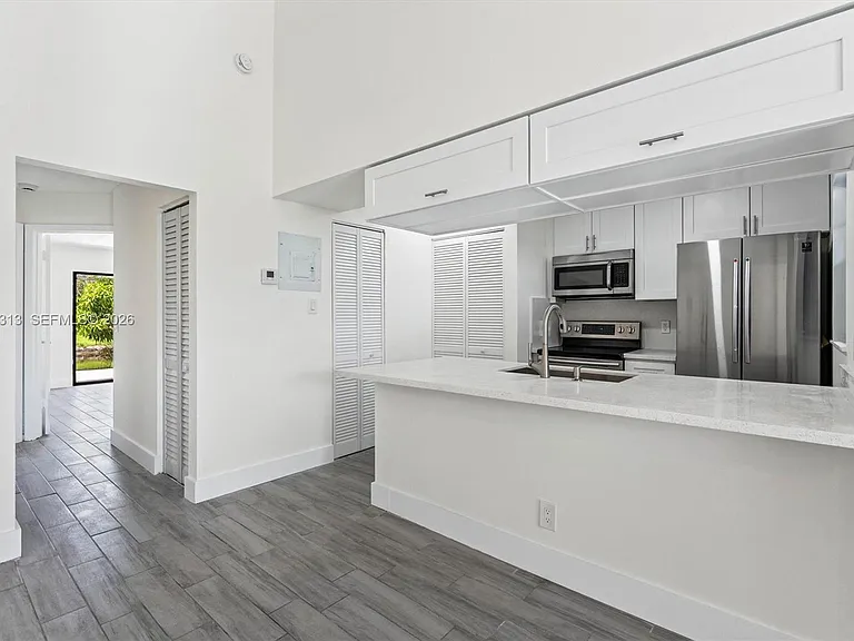 2025 SW 82nd Ave #1 — Photo 13