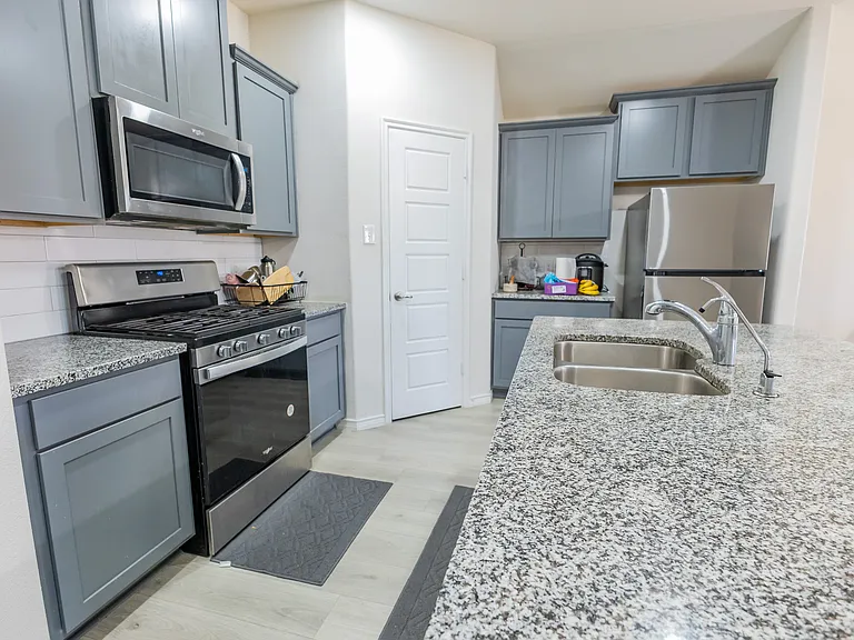 6321 Wales St — Photo 45
