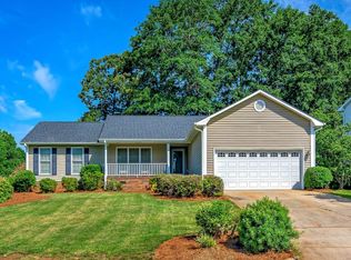 12 Hyde Park Ln, Mauldin, SC 29662