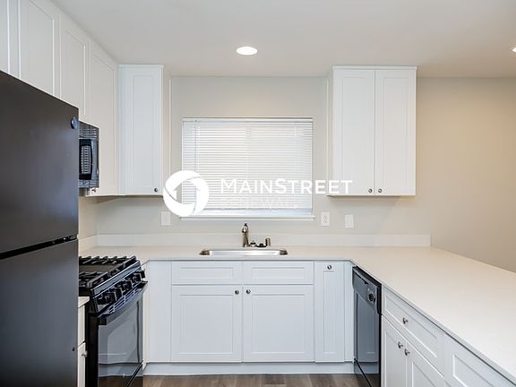 4th image of 3919 Springhill Ave
