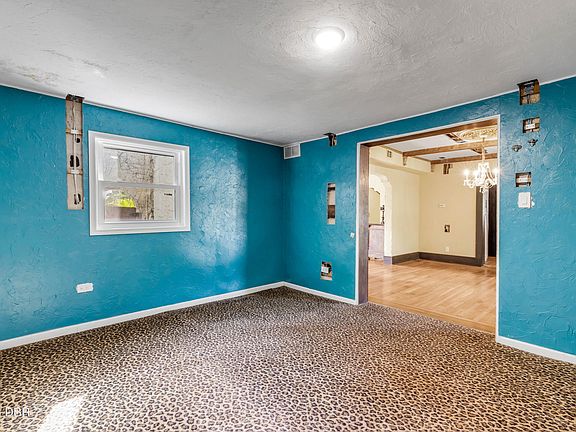 15th image of 688 Alcazar Ave