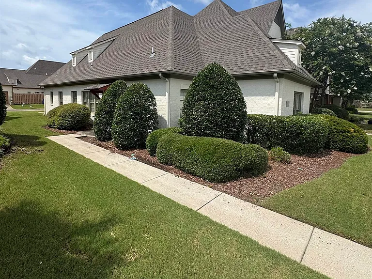 113 Belltower Ln SW — Photo 2