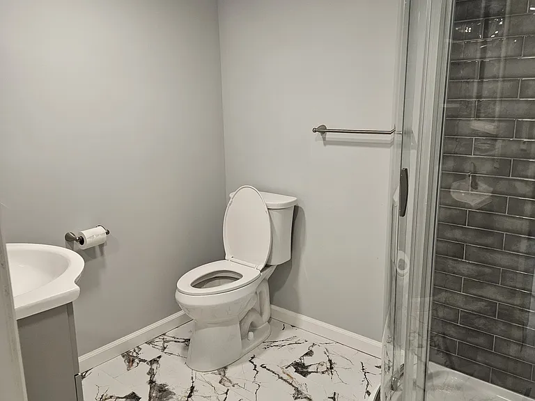 16 Corlett Pl #BASEMENT — Photo 6