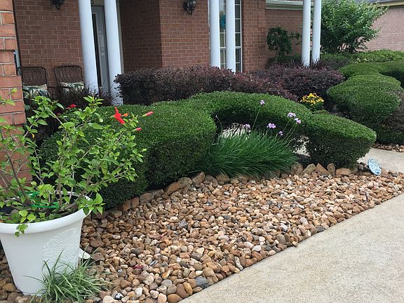 5th image of 1325 Westmeadow Dr