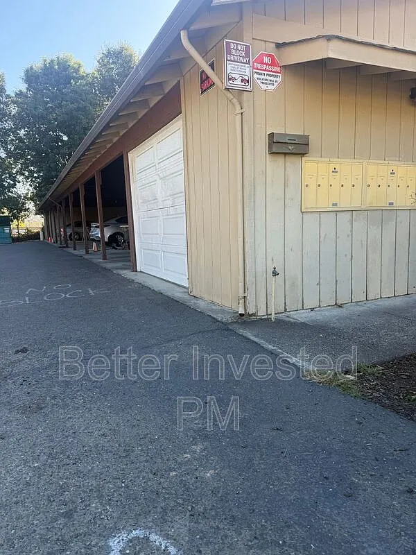 2 bed, 1.5 bath, 1100 sqft, $1,900 — Photo 2