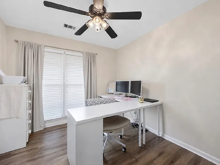 1504 Melanie Ln — Photo 19