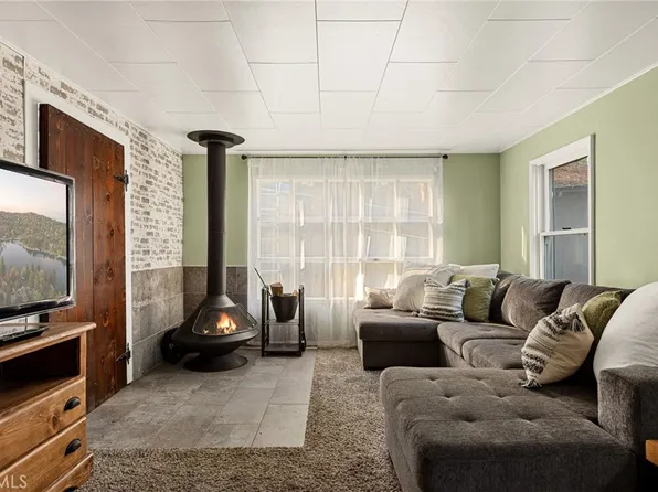 25616 Hi Ln, Twin Peaks, CA 92391