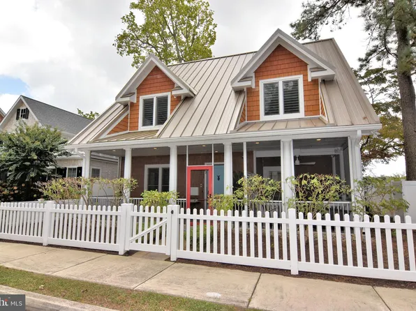 82 Sussex St, Rehoboth Beach, DE 19971