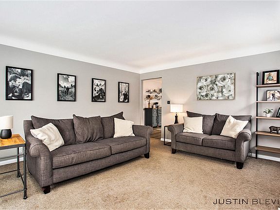 5th image of 1761 8th St NW