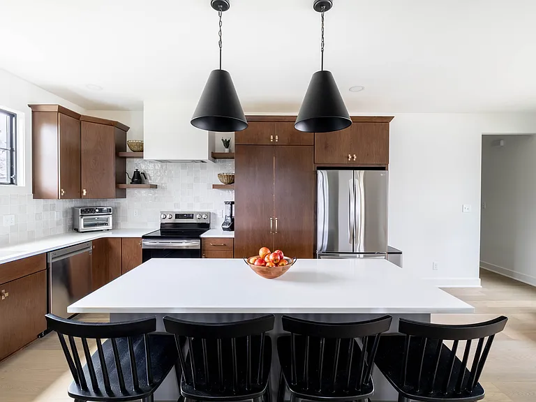 2020 Columbia Ave — Photo 9