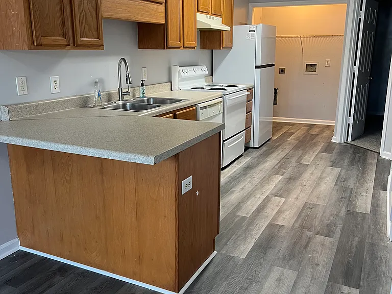 109 W Main St #C — Photo 1