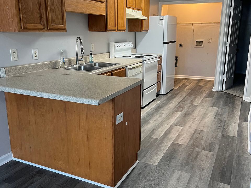 1st image of 109 W Main St #C